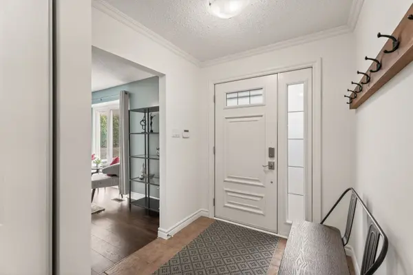 83 Nanook CRES, Kanata, ON K2L 2B2