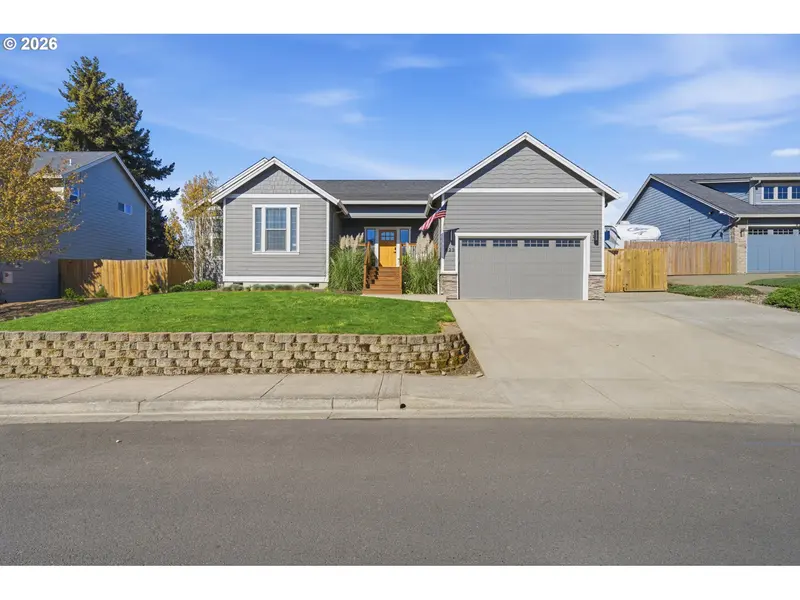 523 N 8TH PL, Carlton, OR 97111