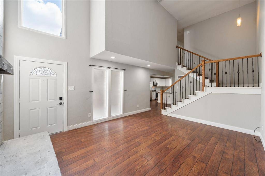 207 E Harwood Road #10, Euless, TX 76039