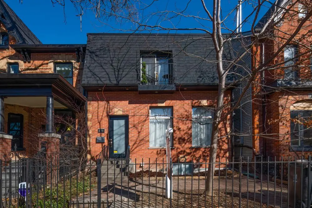 136 Spruce ST, Toronto C08, ON M5A 2J5