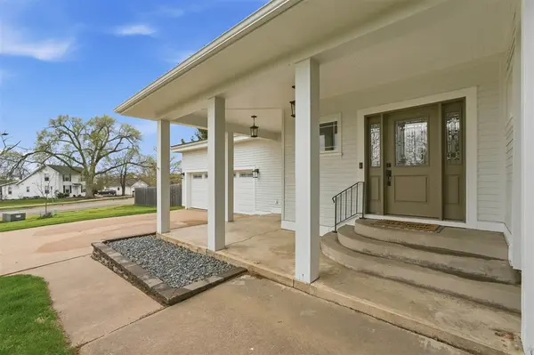 530 N Dubuque St, North Liberty, IA 52317