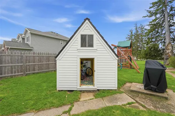 530 N Dubuque St, North Liberty, IA 52317