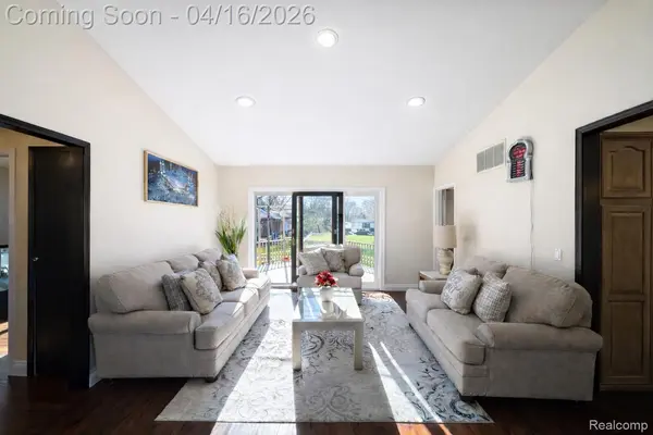 37209 Curwood DR, Sterling Heights, MI 48310