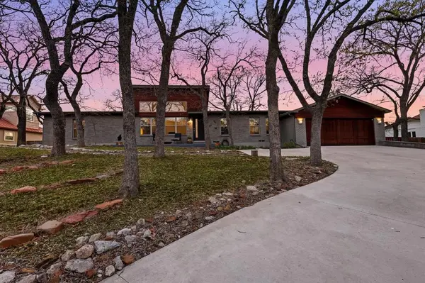 107 Highland Lake Drive, Highland Village, TX 75077