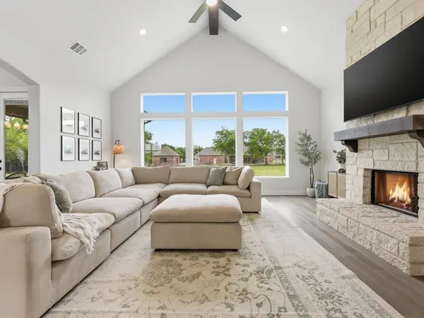 300 Waterview Drive, Gunter, TX 75058