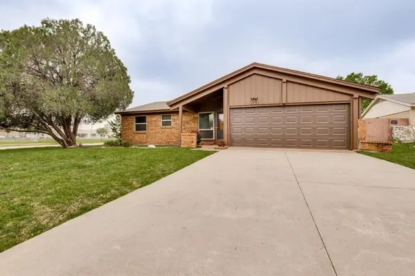 2413 Cheyenne Street, Irving, TX 75062