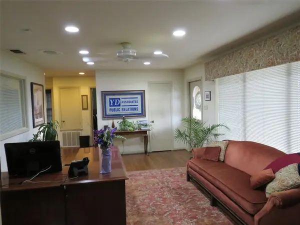 718 N Hampton Road, Desoto, TX 75115