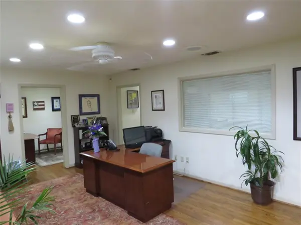 718 N Hampton Road, Desoto, TX 75115