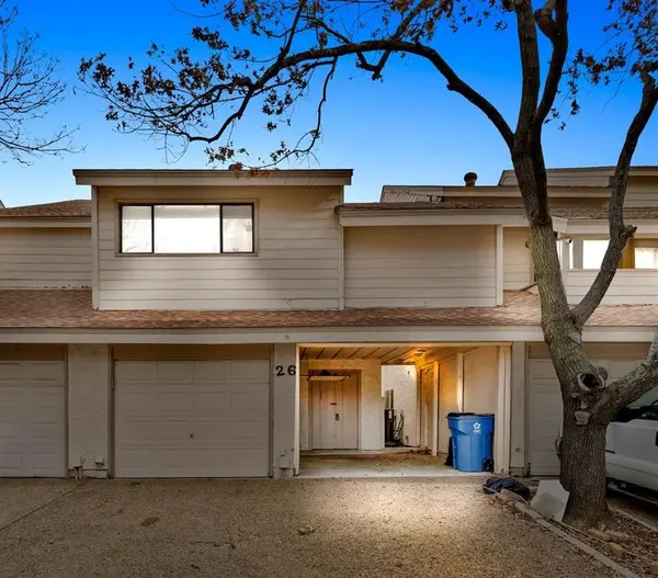 26 Oakbrook Drive, Lewisville, TX 75057