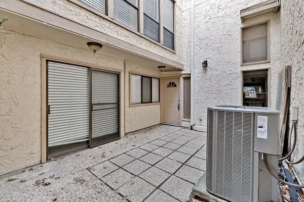 26 Oakbrook Drive, Lewisville, TX 75057