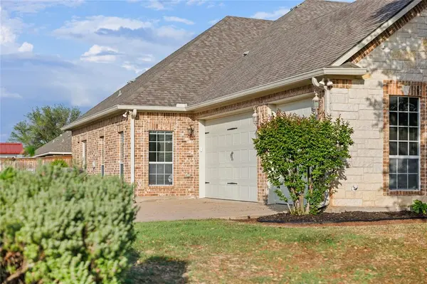 937 Queen Elizabeth Drive, Mcgregor, TX 76657