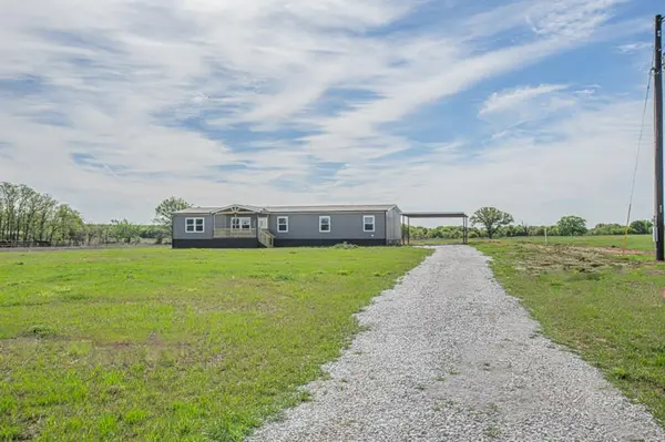 2019 Denver Road, Sunset, TX 76270