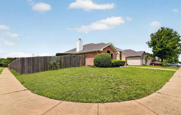 1201 Rye Glen Drive, Midlothian, TX 76065