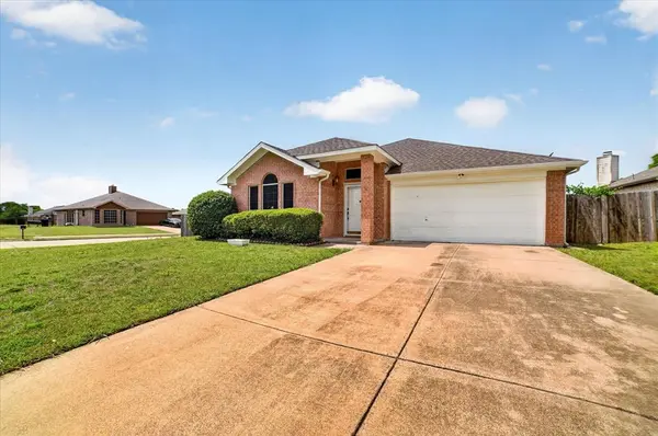 1201 Rye Glen Drive, Midlothian, TX 76065