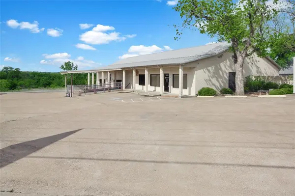 815 Santa Fe Drive #100, Weatherford, TX 76086