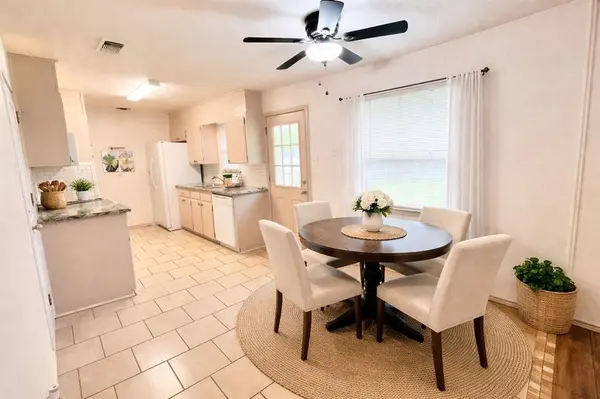 1105 Springdale Road, Bedford, TX 76021