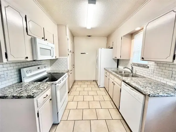 1105 Springdale Road, Bedford, TX 76021