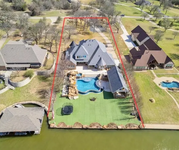 1904 W Emerald Bend Court, Granbury, TX 76049