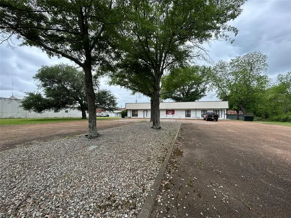 1021 Park Street, Commerce, TX 75428