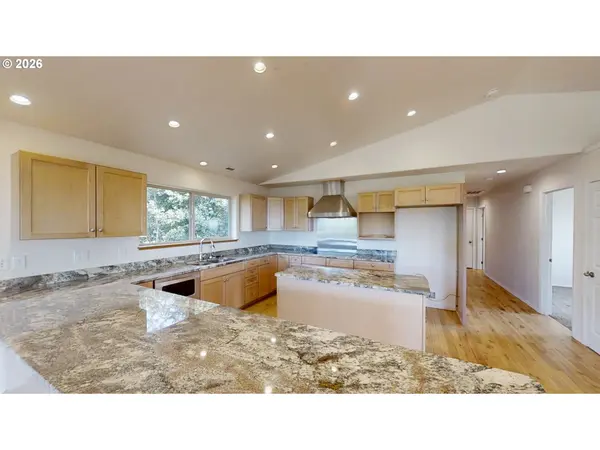 96525 CAPE FERRELO RD, Brookings, OR 97415