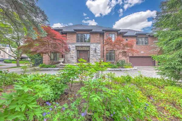 38 Misty CRES, Toronto C13, ON M3B 1T3