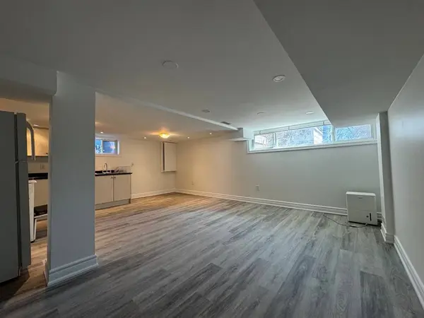 255 Penn AVE #Basement, Newmarket, ON L3Y 2S4