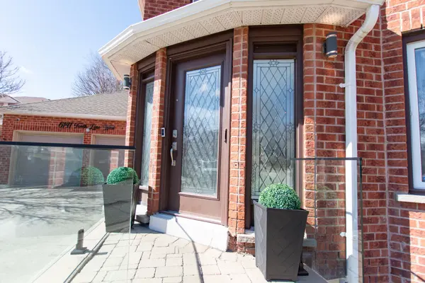 6141 Tenth Line W, Mississauga, ON L5N 5S9