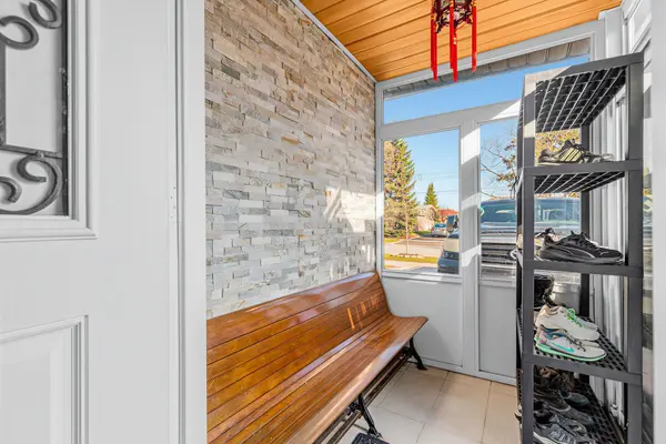 69 Fletcherdon CRES, Toronto W05, ON M3N 1S2