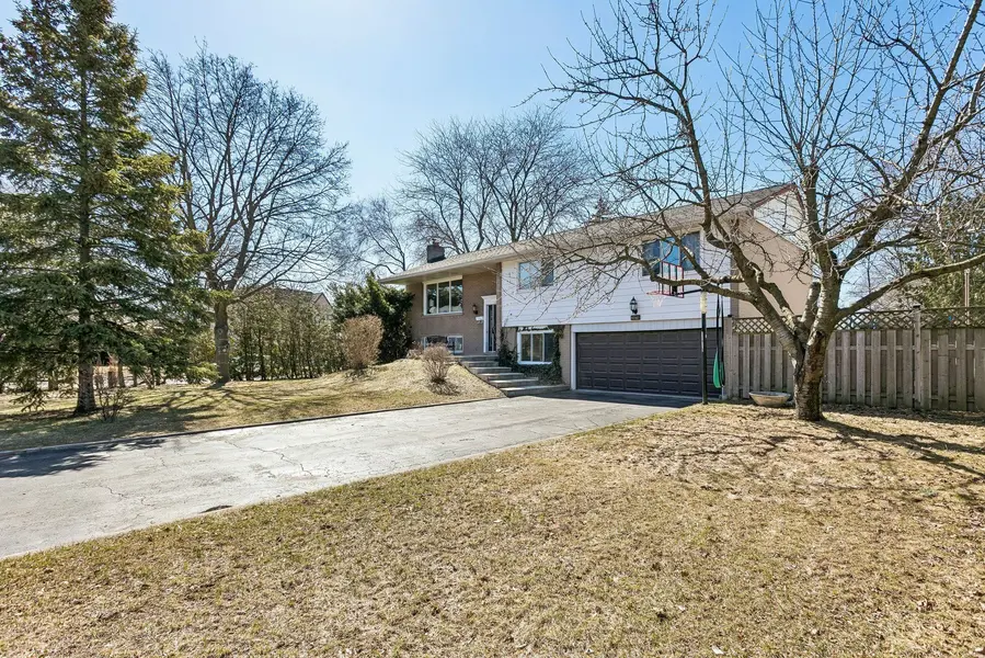 2078 Stanfield RD, Mississauga, ON L4Y 1R5