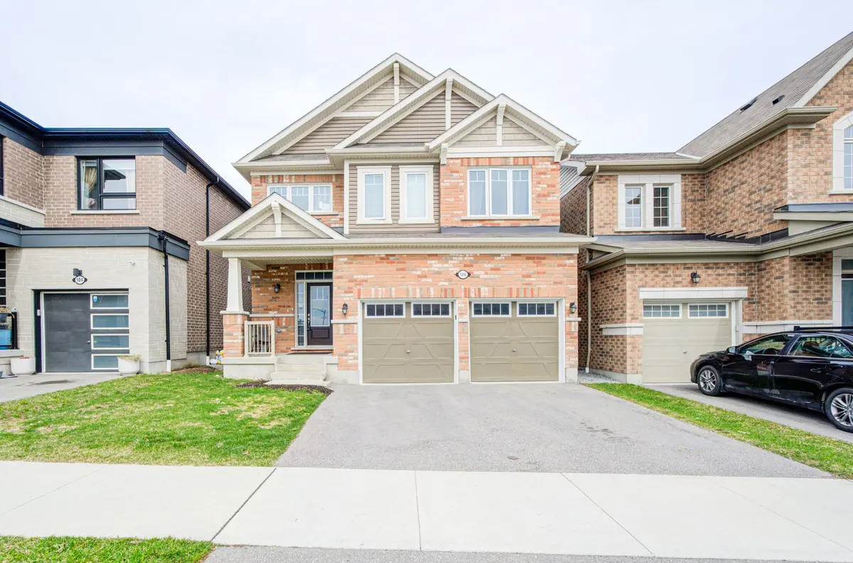 106 Barkerville DR, Whitby, ON L1P 0L8