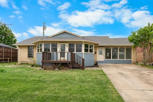 525 Pecan Lane, Rowlett, TX 75089