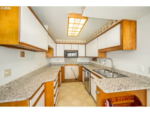 2365 L ST, Springfield, OR 97477