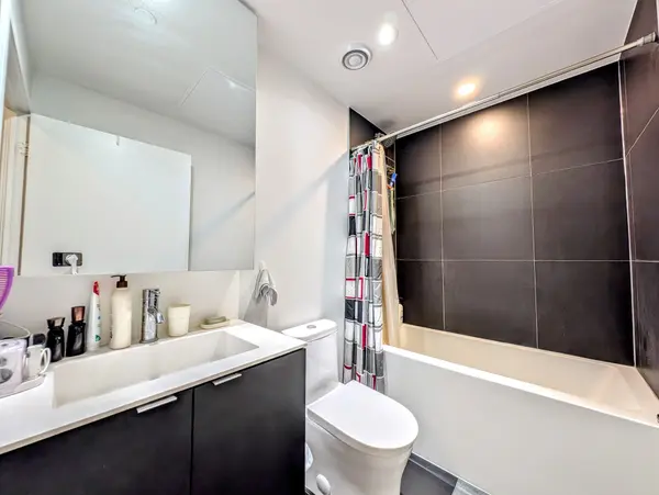 20 Edward ST #2020, Toronto C01, ON M5G 0C5