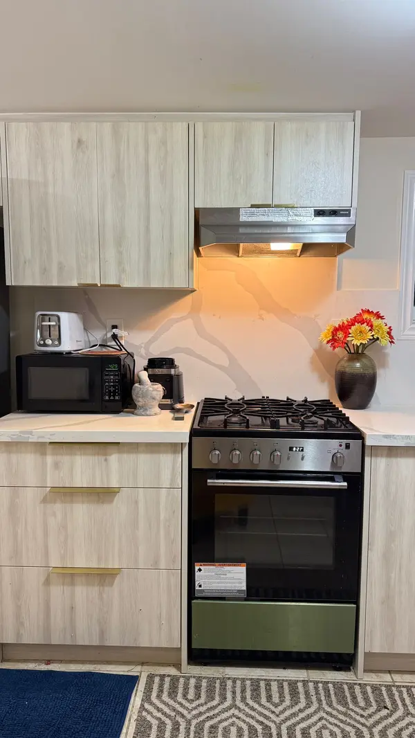 657 Pharmacy AVE #Bsmt, Toronto E04, ON M1L 3H6