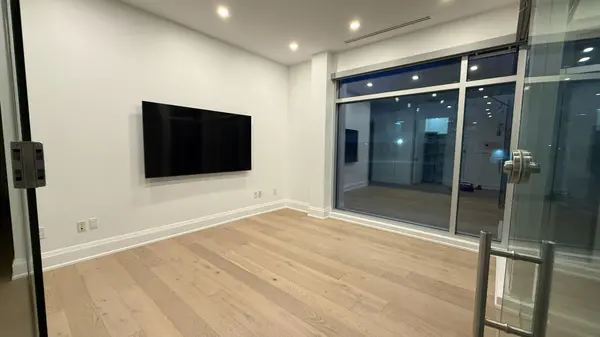 2380 Bristol CIR #12, Oakville, ON L6H 6M5