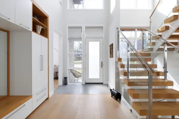 43 Ballacaine DR, Toronto W07, ON M8Y 4B1