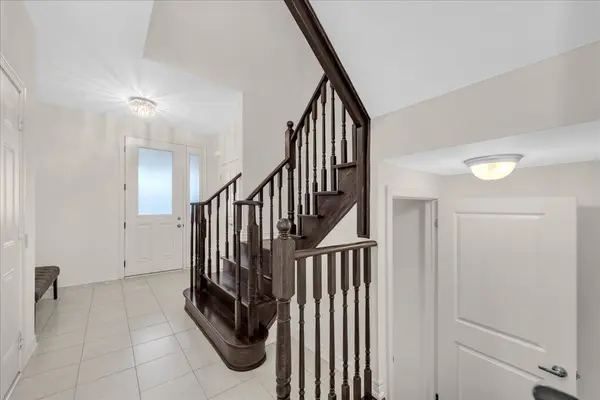 82 Blackberry Valley CRES, Caledon, ON L7C 3Z8