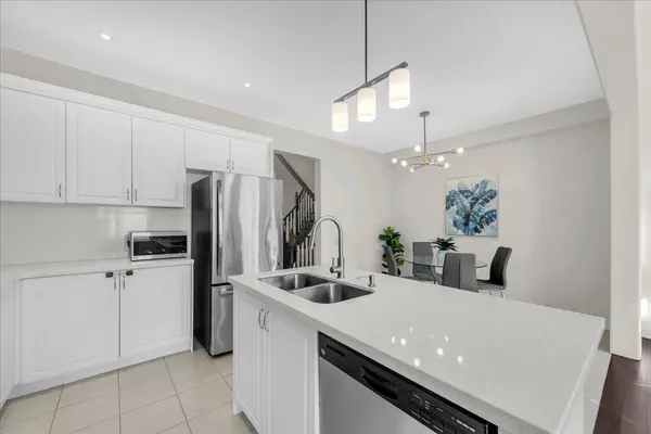 82 Blackberry Valley CRES, Caledon, ON L7C 3Z8