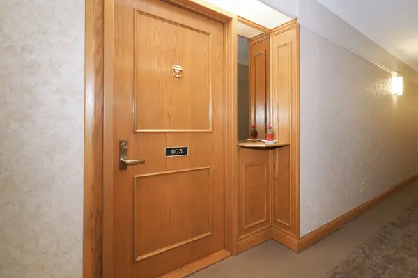 4 Willow ST #1103, Waterloo, ON N2J 4S2