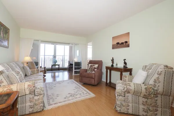 4 Willow ST #1103, Waterloo, ON N2J 4S2