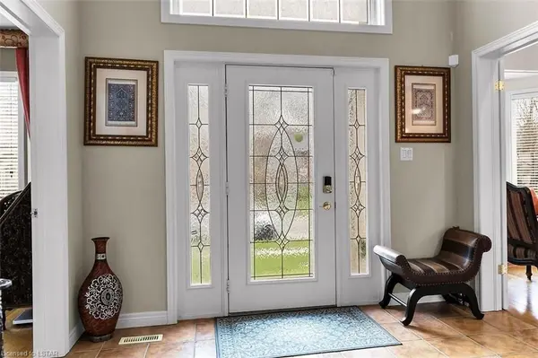 206 Ambleside DR, London North, ON N6G 4P5