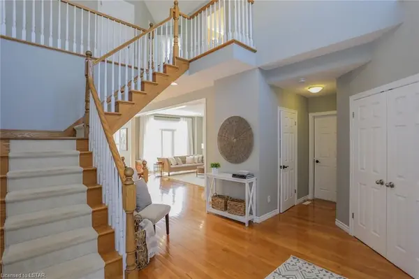 2029 Mccracken CT, London North, ON N6G 5J2