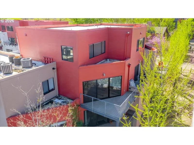 820 NW NAITO PKWY #G11, Portland, OR 97035