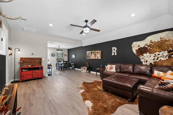 112 Buchanan Street, Whitesboro, TX 76273