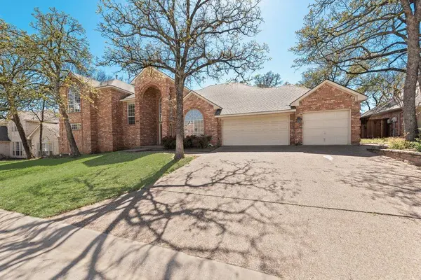 608 Hawthorn Circle, Highland Village, TX 75077