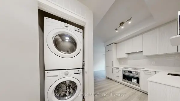 73 Curlew DR #35, Toronto C13, ON M3A 0B1