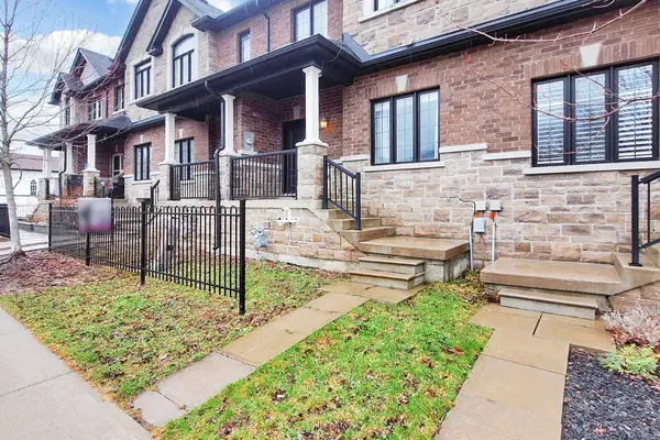 7 Zenyatta LN, East Gwillimbury, ON L9N 0N7