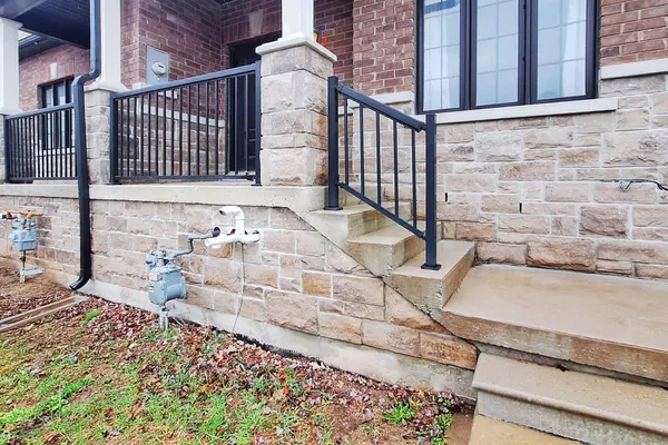 7 Zenyatta LN, East Gwillimbury, ON L9N 0N7