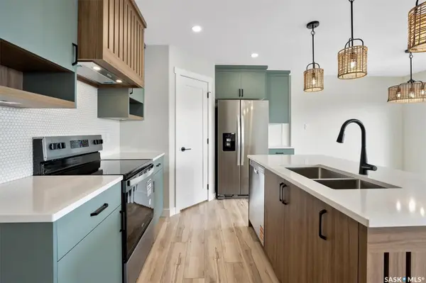 446 Fortosky MANOR, Saskatoon, SK S7M 5X3