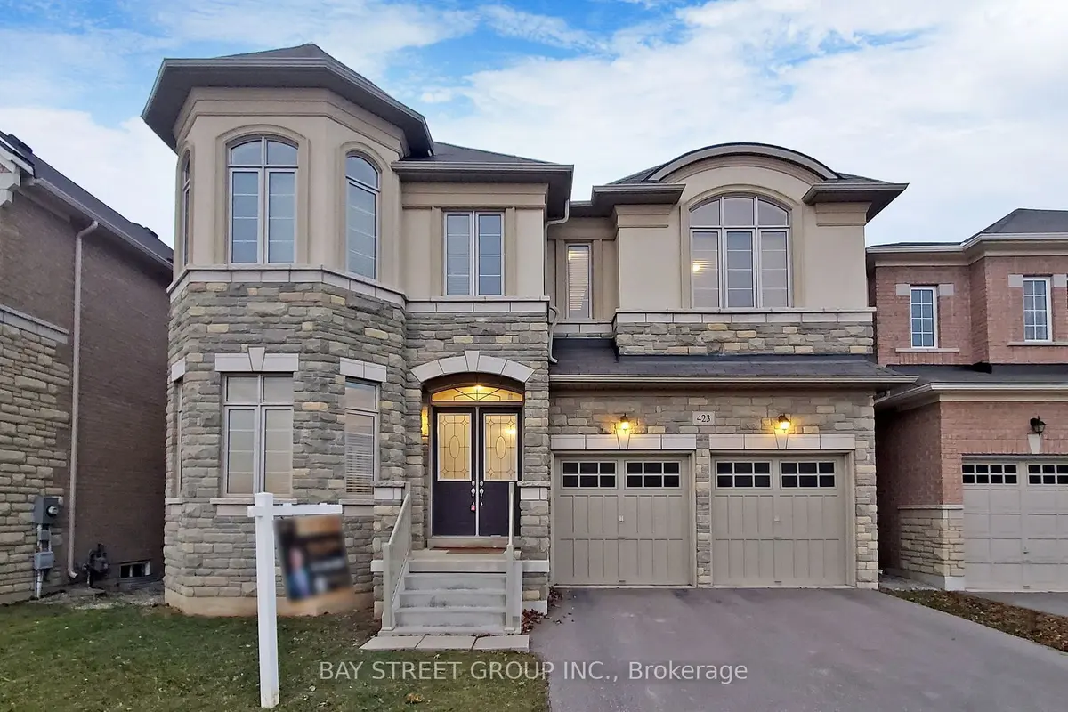 423 Threshing Mill BLVD, Oakville, ON L6T 0T4
